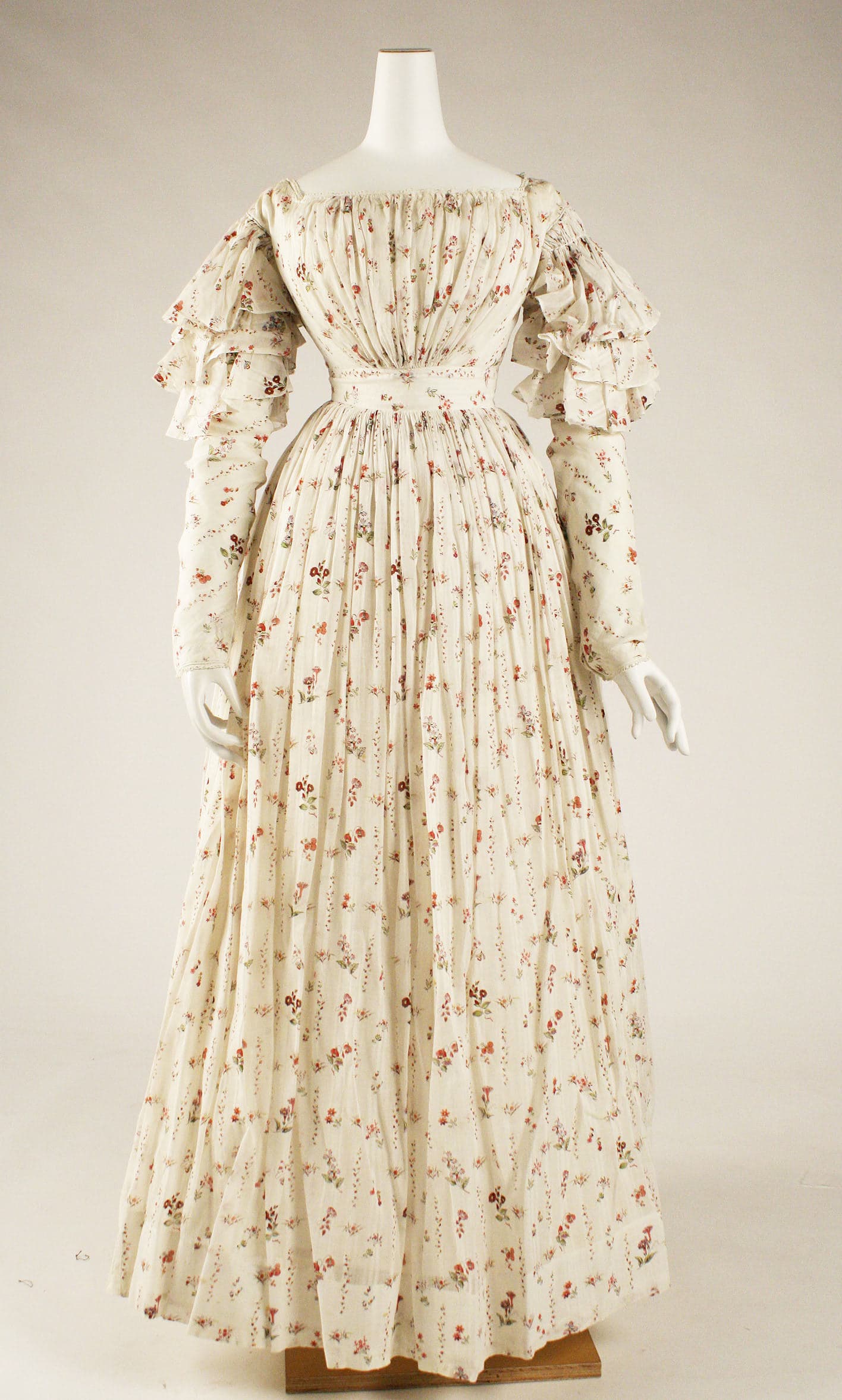 Unresolved brand, Dress