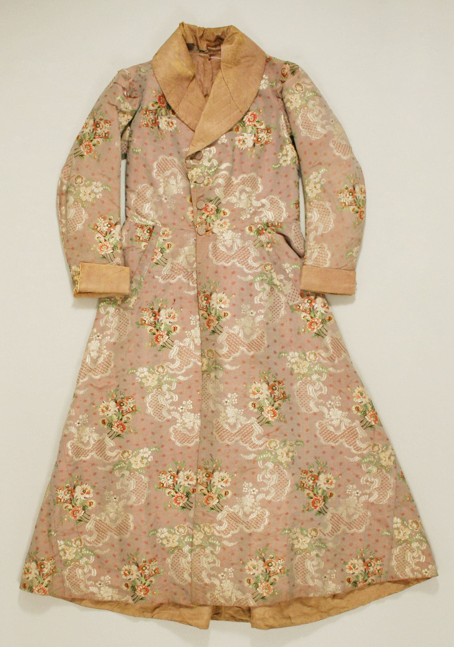 Unresolved brand, Dressing gown