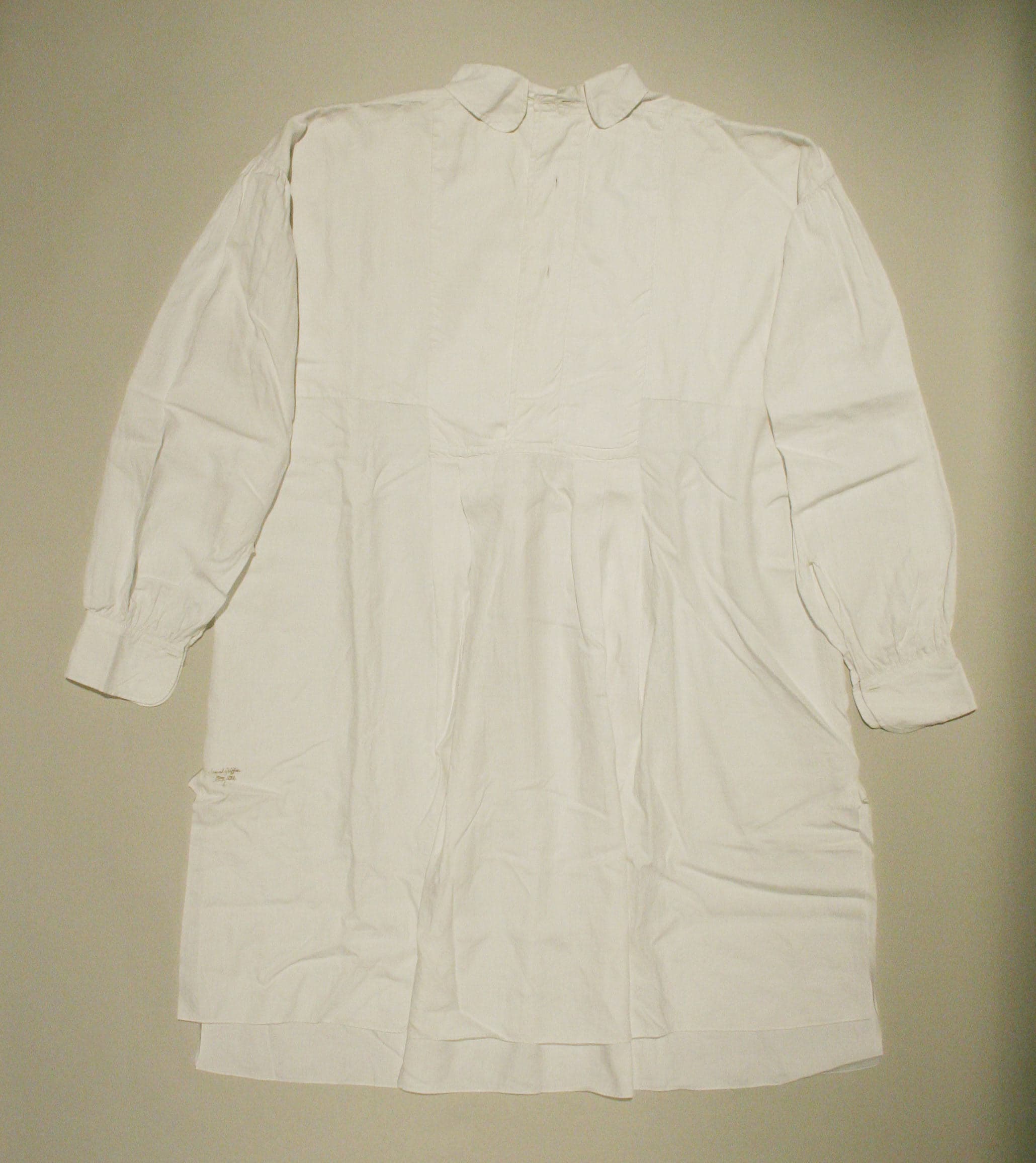 Unresolved brand, Shirt