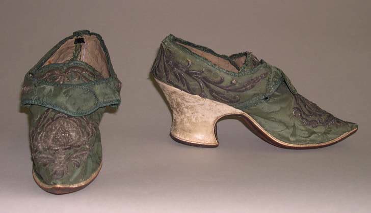 Unresolved brand, Shoes