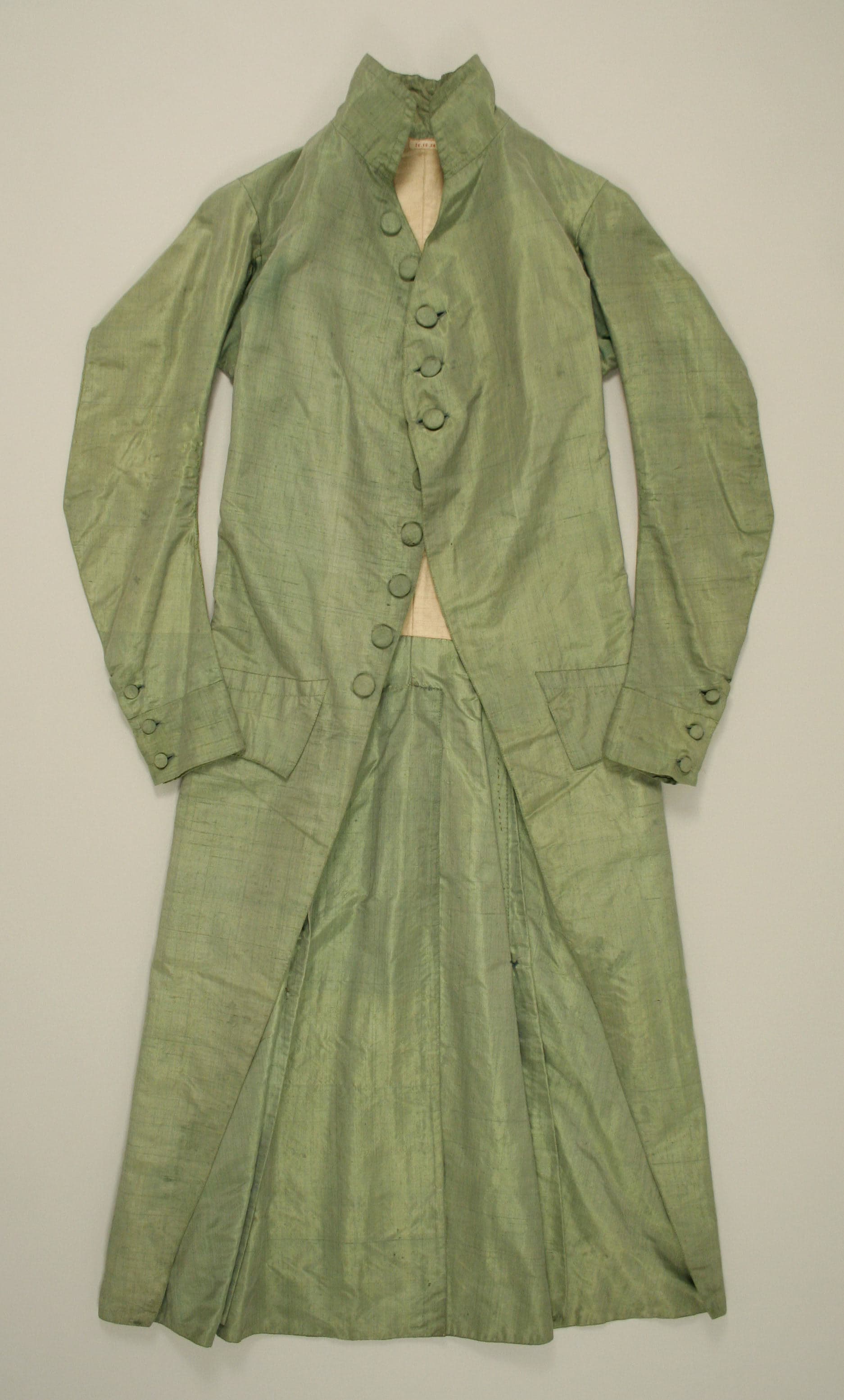 Unresolved brand, Coat
