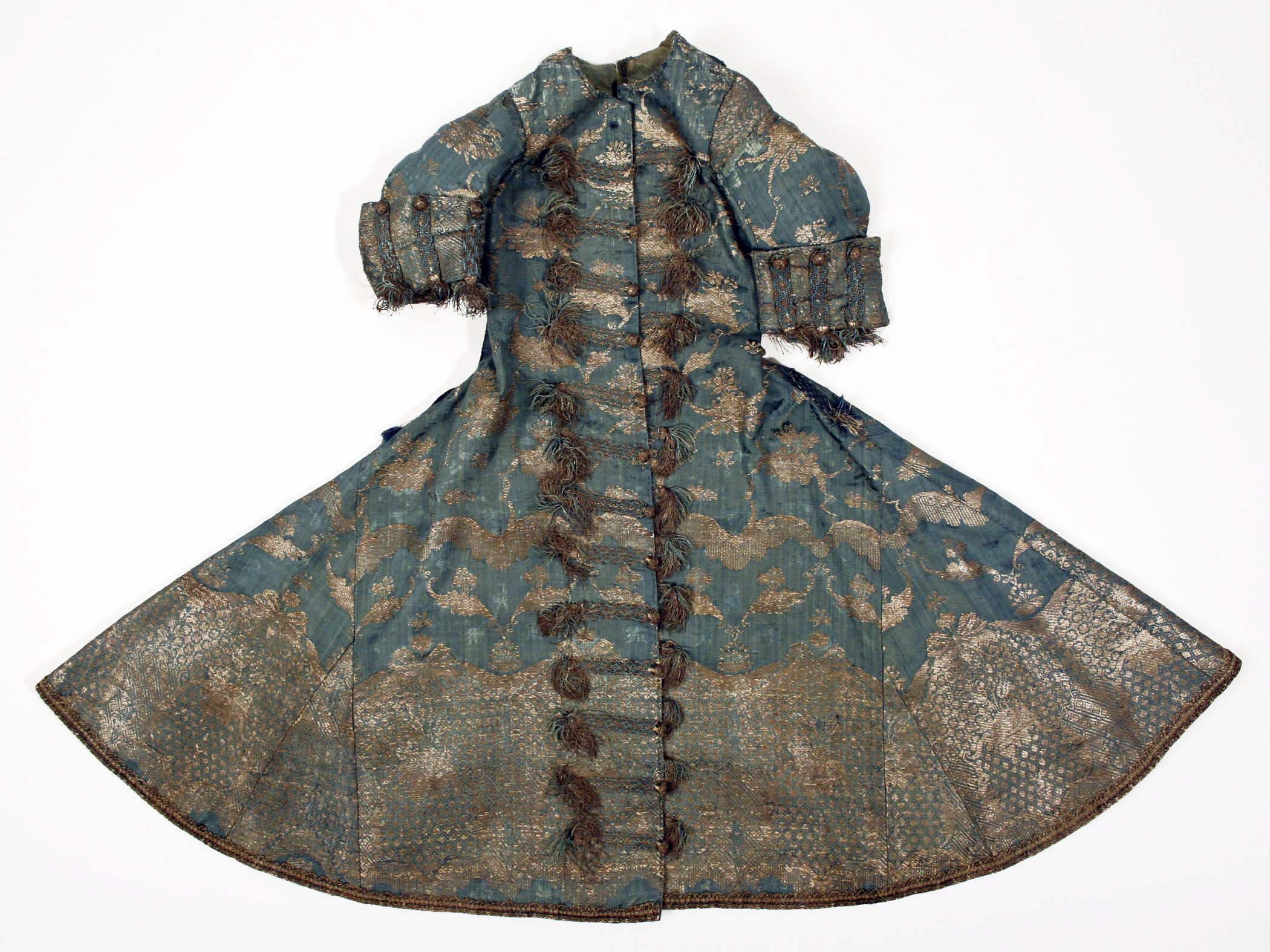 Unresolved brand, Dress