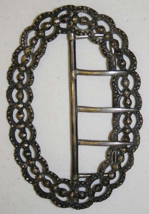 Unresolved brand, Shoe buckles