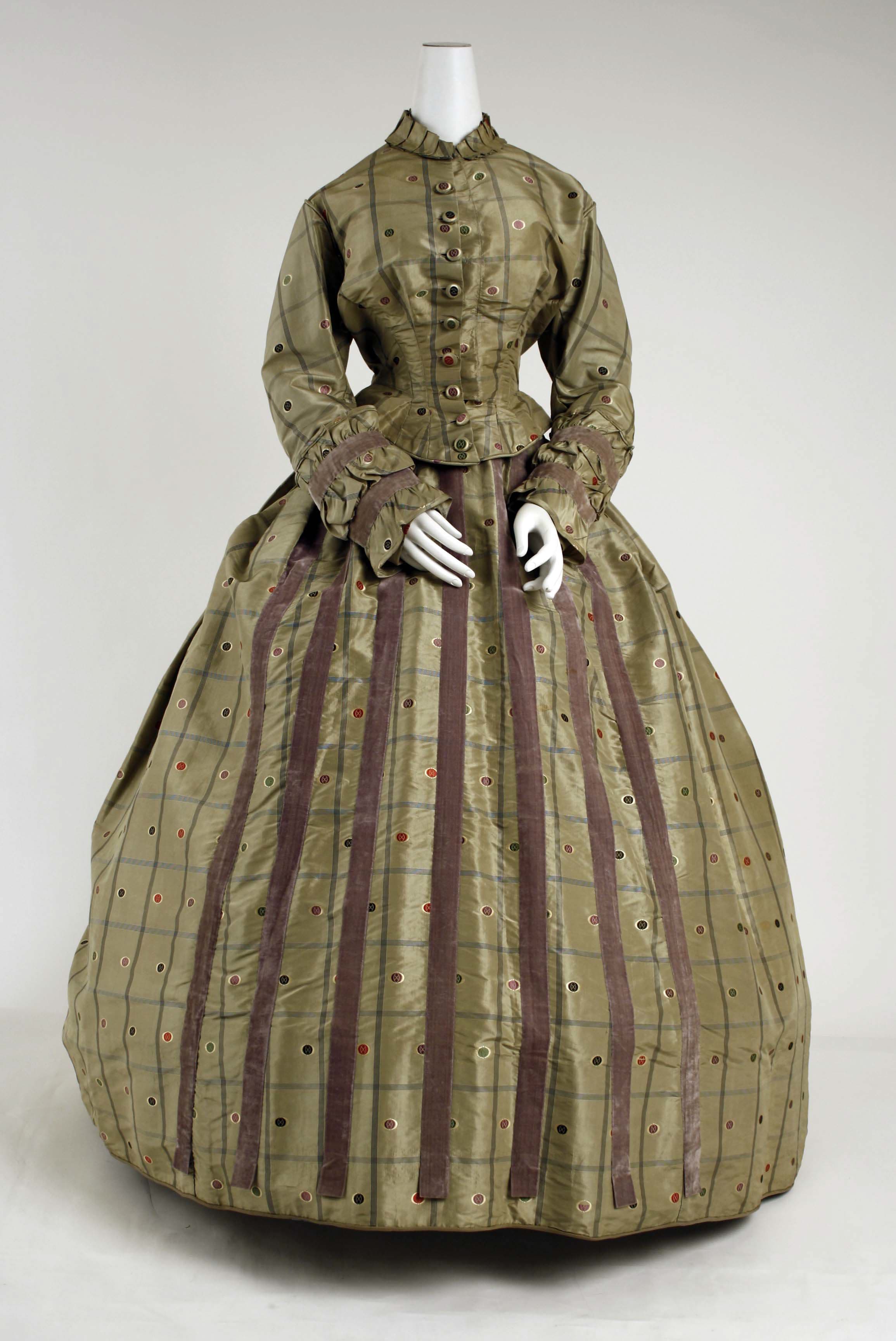 Unresolved brand, Dress