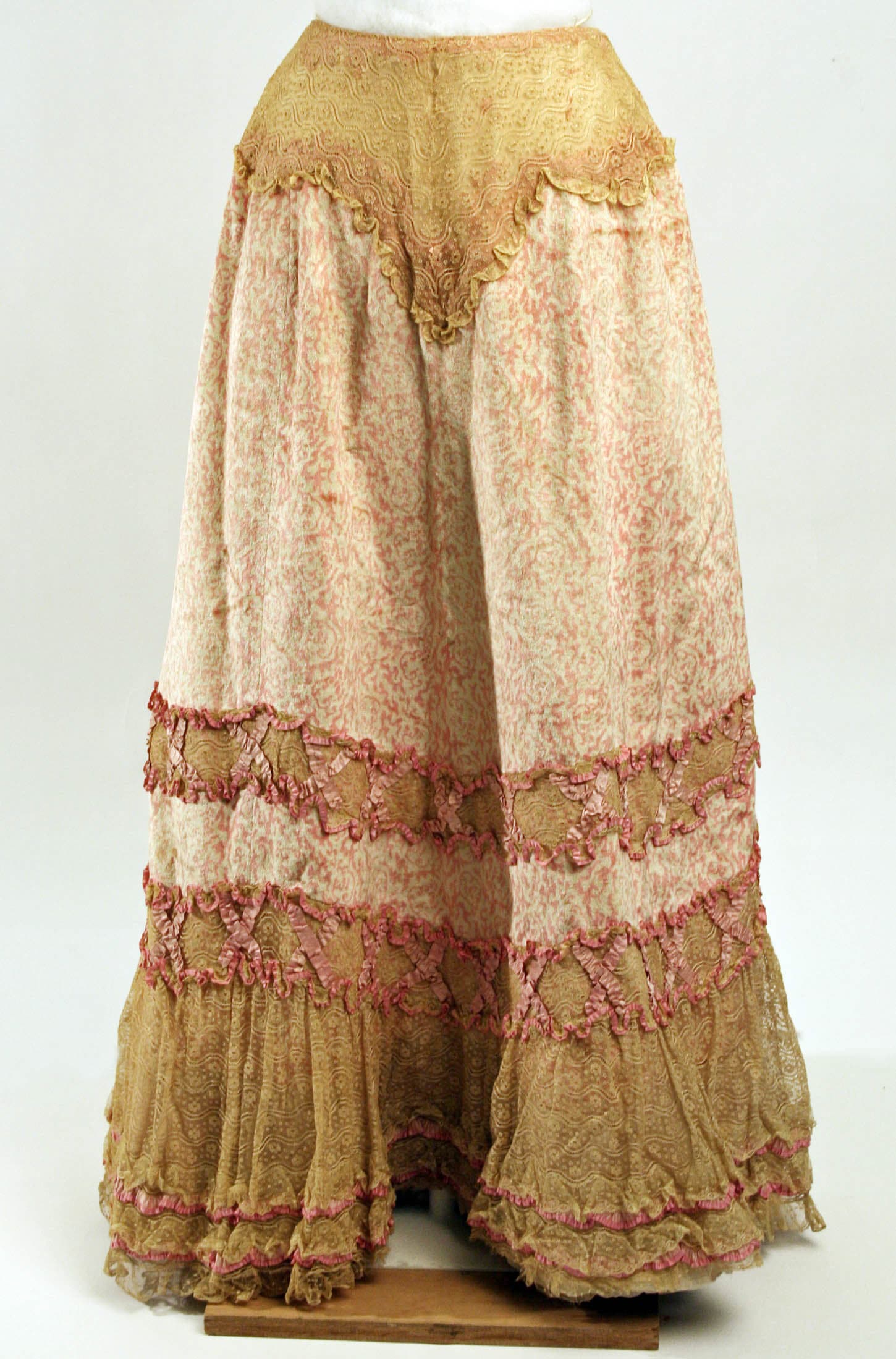 Unresolved brand, Petticoat