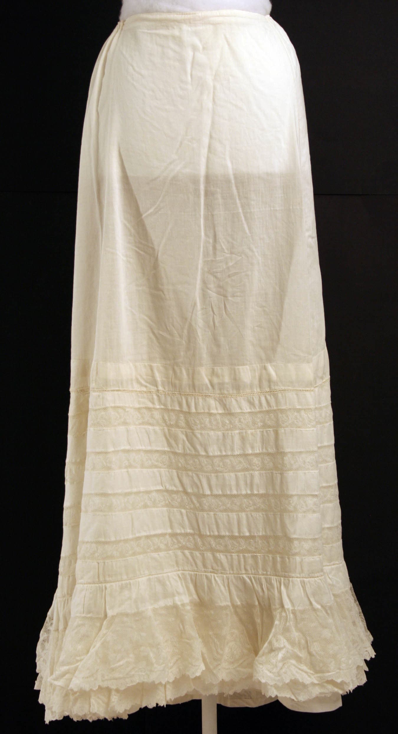 Unresolved brand, Petticoat