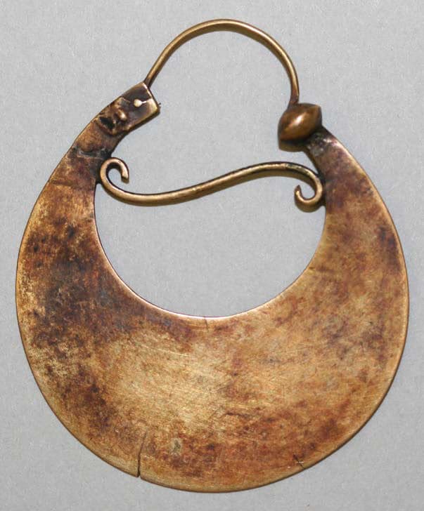Unresolved brand, Earrings