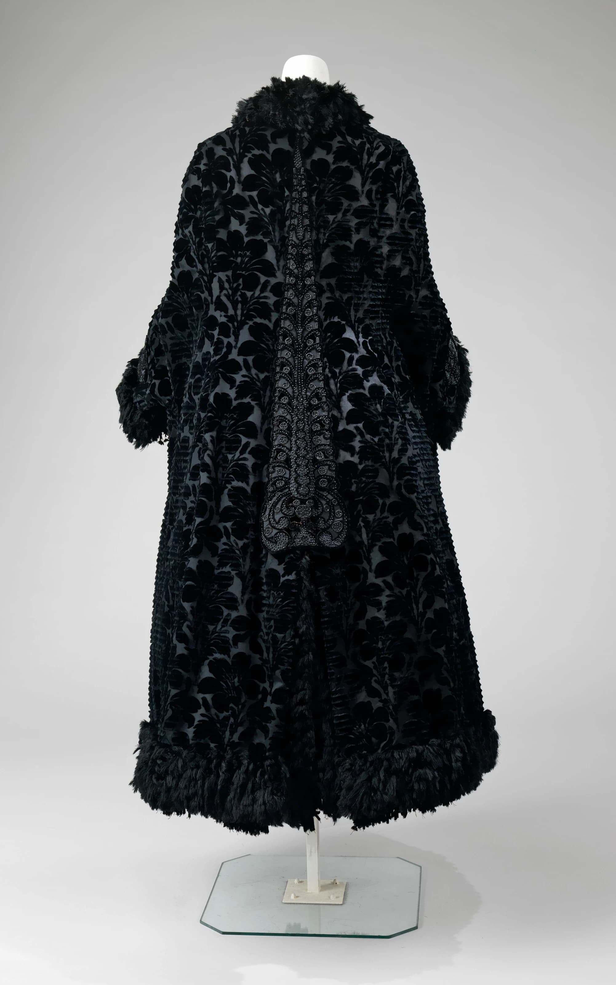 Black silk evening coat by Maison Pingat, back view